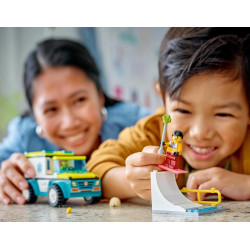 60403 KLOCKI LEGO CITY KARETKA I SNOWBOARDZISTA